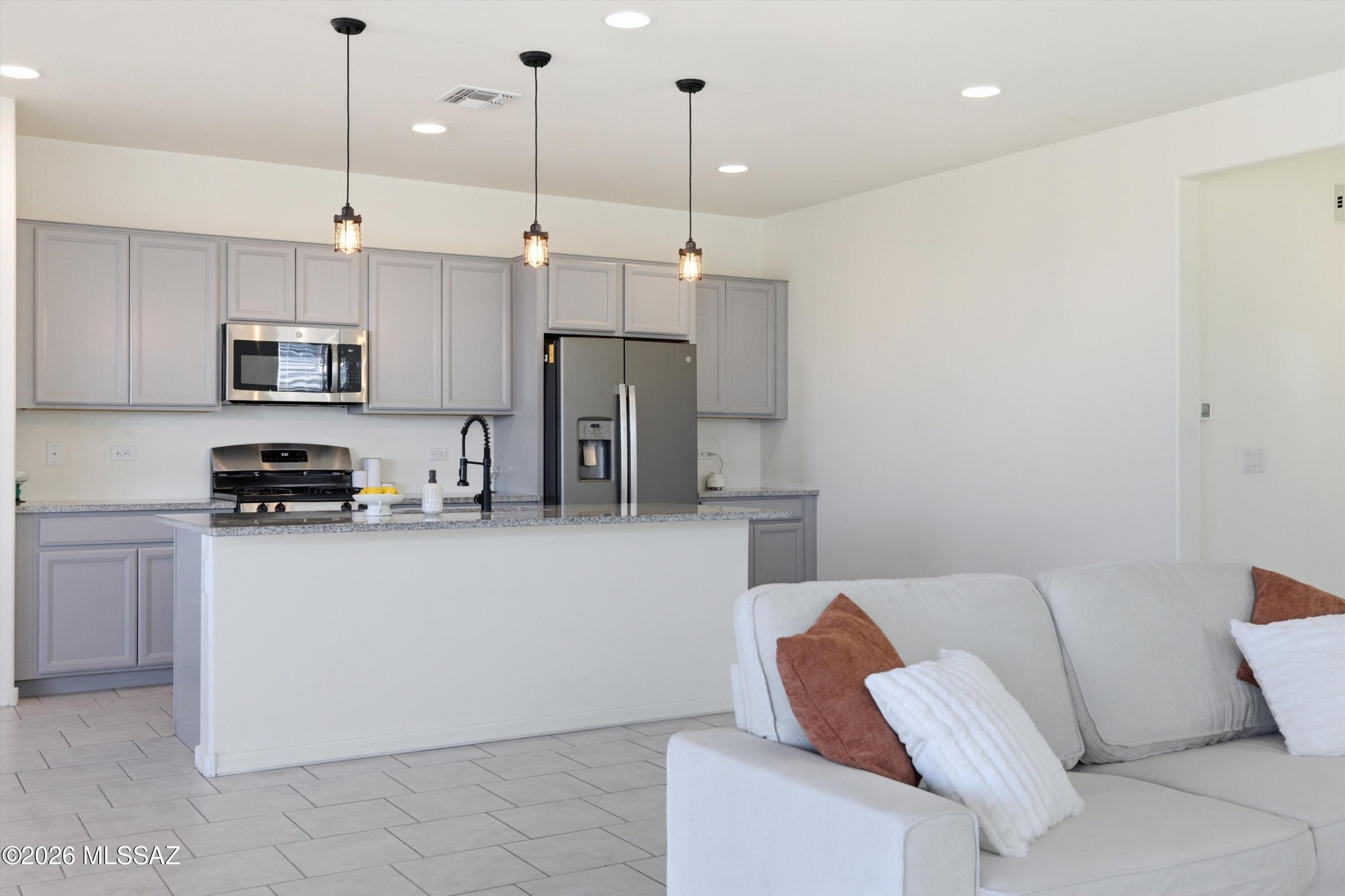 17293 South Ridgerunner Drive Vail, AZ 85641 - Photo 4 of 37