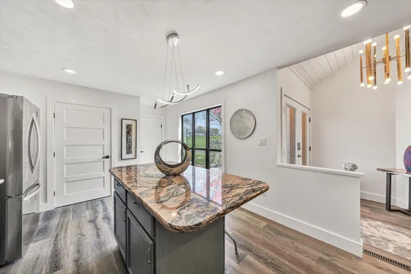 $1,779,900 | 175 Clubhouse Towers Circle, Moneta, VA 24121