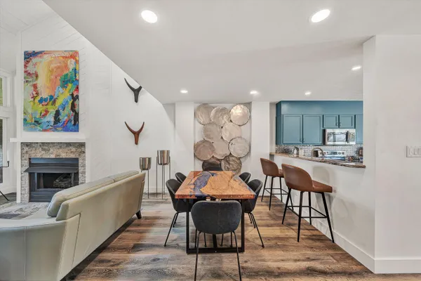 $1,779,900 | 175 Clubhouse Towers Circle, Moneta, VA 24121