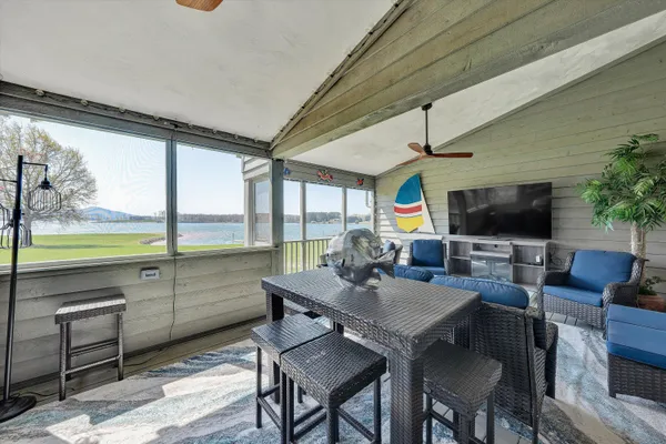 $1,779,900 | 175 Clubhouse Towers Circle, Moneta, VA 24121