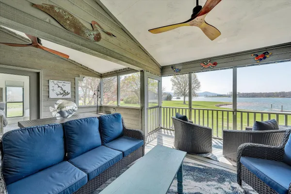 $1,779,900 | 175 Clubhouse Towers Circle, Moneta, VA 24121