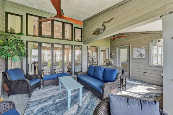 $1,779,900 | 175 Clubhouse Towers Circle, Moneta, VA 24121