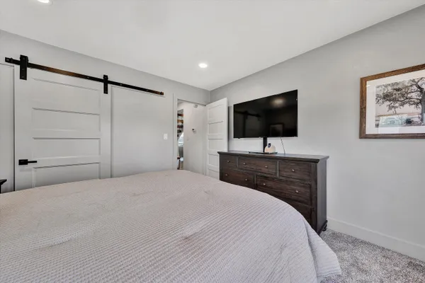 $1,779,900 | 175 Clubhouse Towers Circle, Moneta, VA 24121