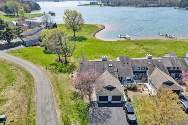 $1,779,900 | 175 Clubhouse Towers Circle, Moneta, VA 24121