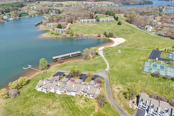 $1,779,900 | 175 Clubhouse Towers Circle, Moneta, VA 24121