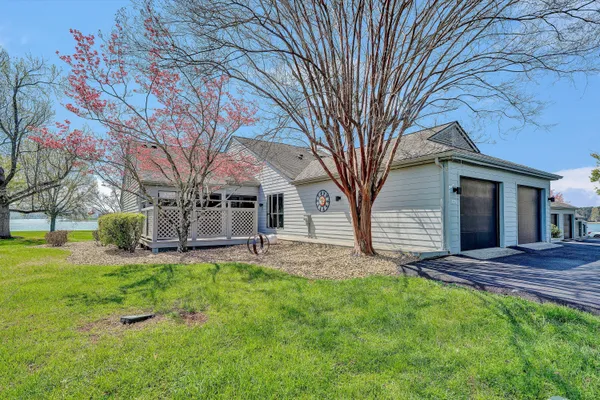 $1,779,900 | 175 Clubhouse Towers Circle, Moneta, VA 24121