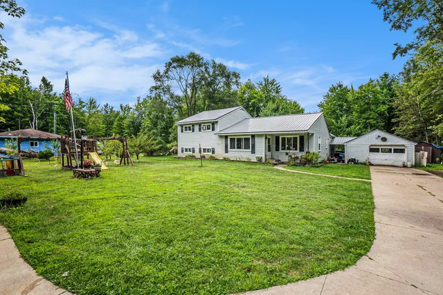 $265,000 | 2965 West Giles Road, Muskegon, MI 49445