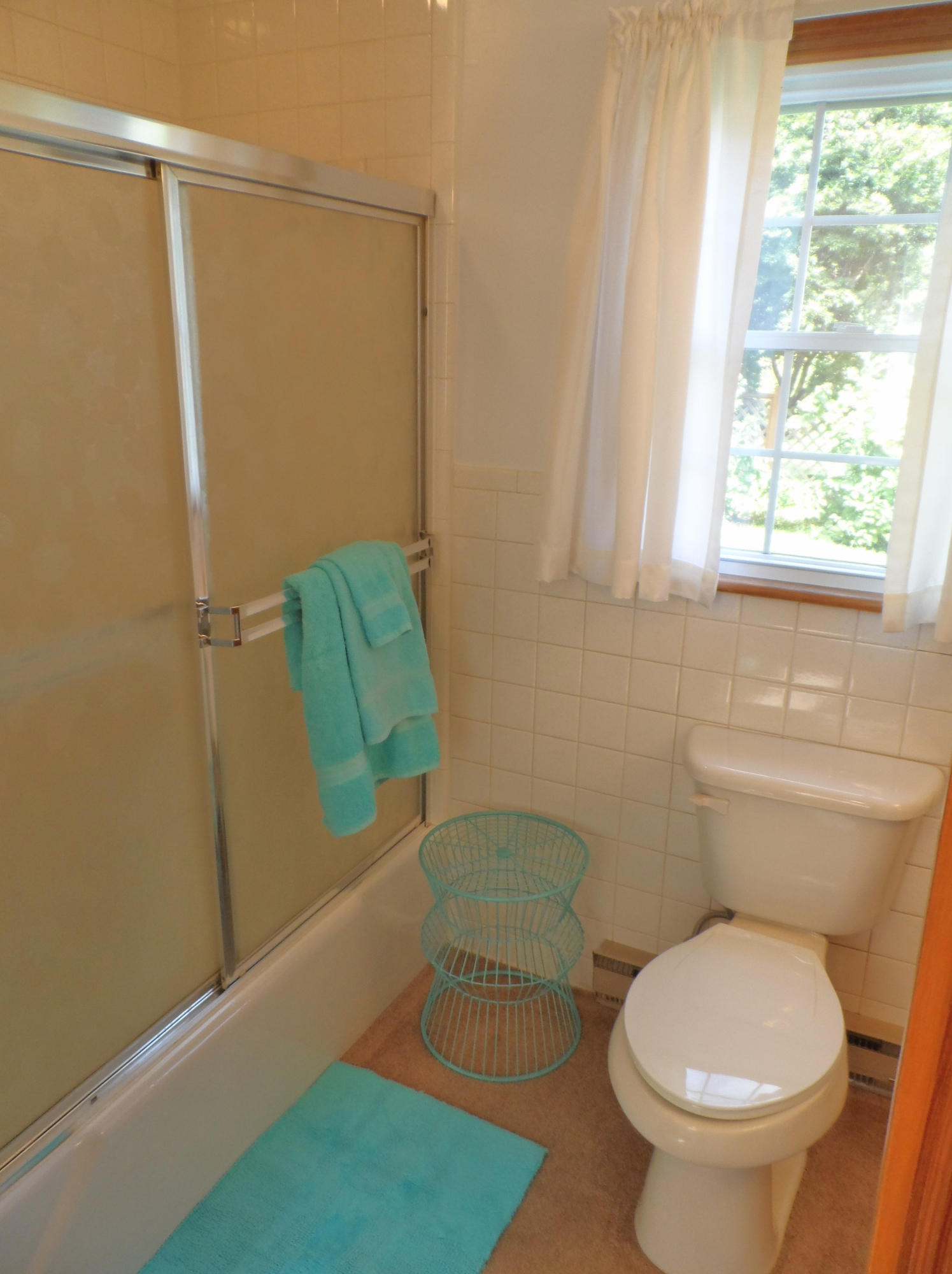3411 Windsor Road Roanoke, VA 24018 - Photo 23 of 29 master bath3