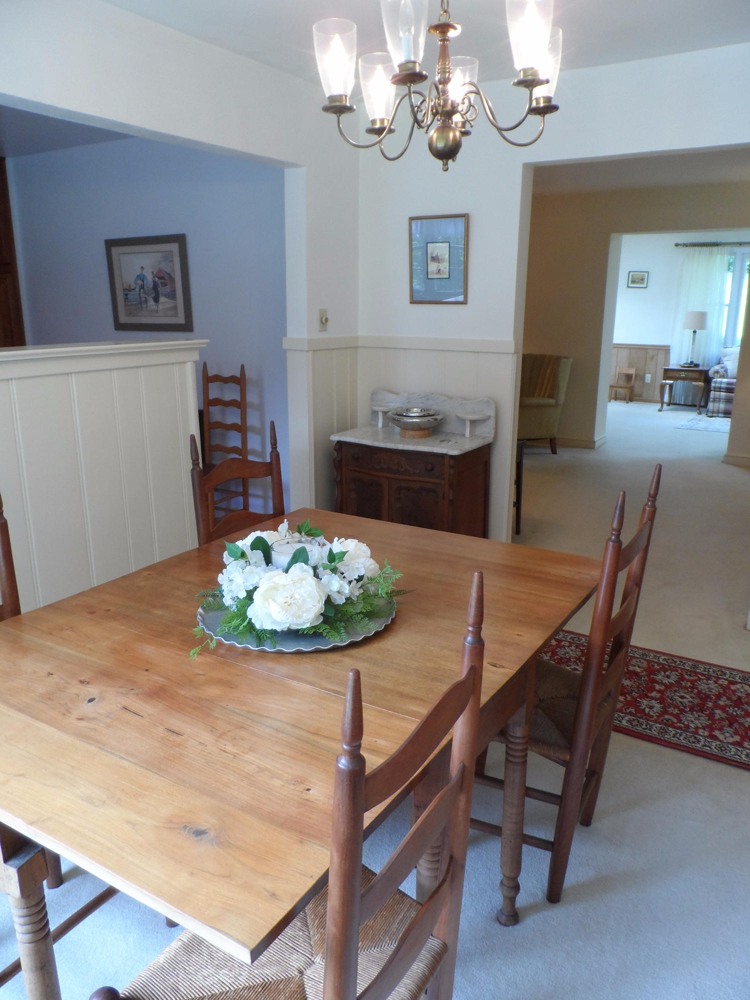 dining room alt view