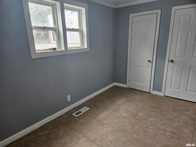 $159,000 | 101 East Webster Street, Benton, IL 62812