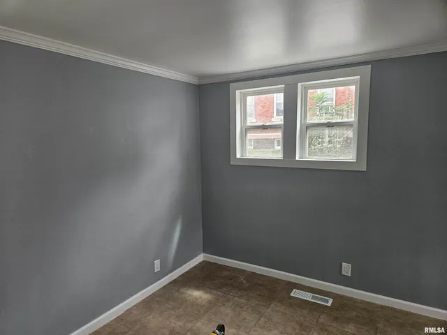 $159,000 | 101 East Webster Street, Benton, IL 62812