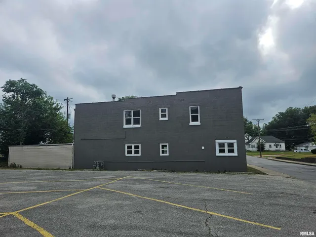$159,000 | 101 East Webster Street, Benton, IL 62812