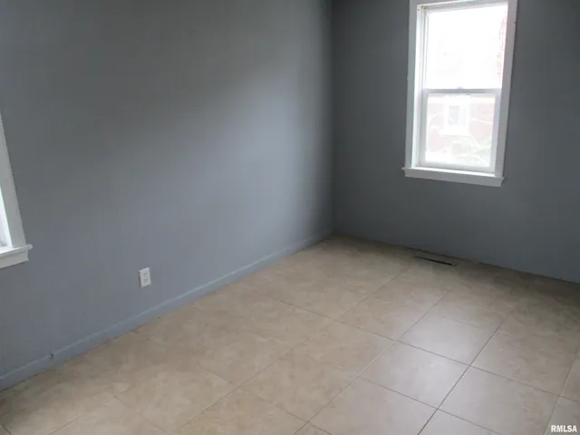 $159,000 | 101 East Webster Street, Benton, IL 62812