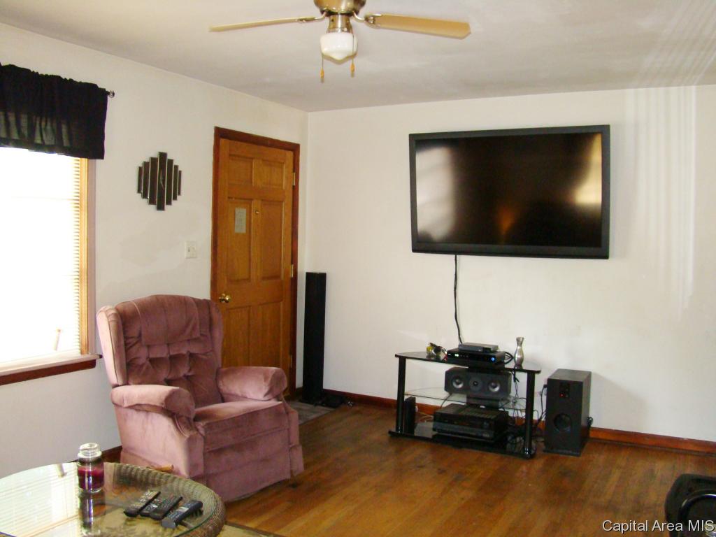 2342 South 12th Street Springfield, IL 62703 - Photo 3 of 18