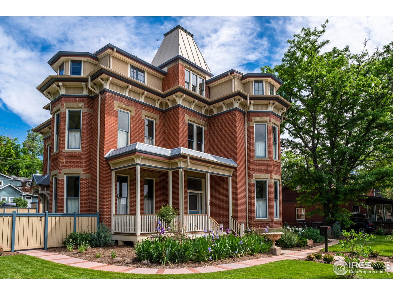 1507 Pine Street Boulder, CO 80302 - Photo 2 of 28 a front view of a house