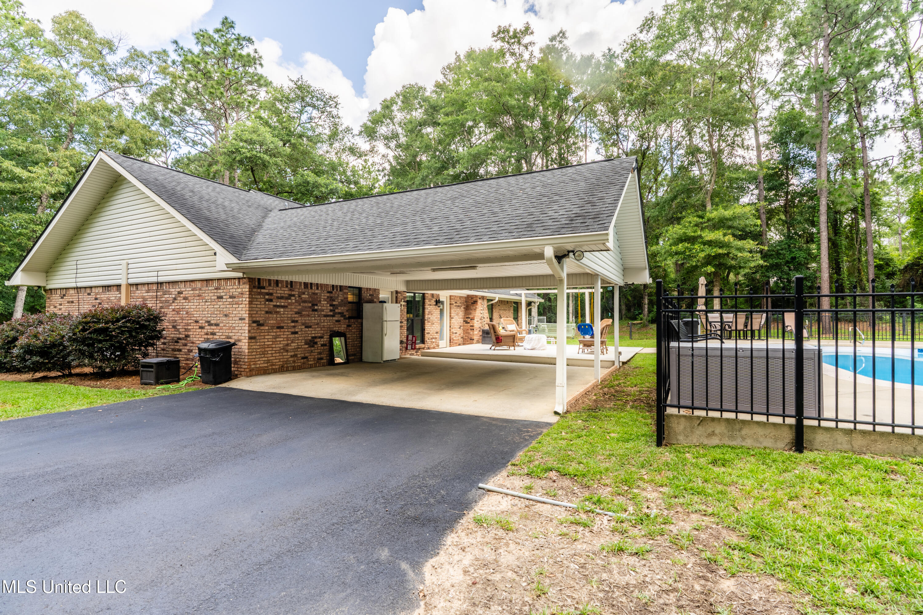 136 Clinton Drive Lucedale, MS 39452 - Photo 41 of 49 136 Clinton Dr-14