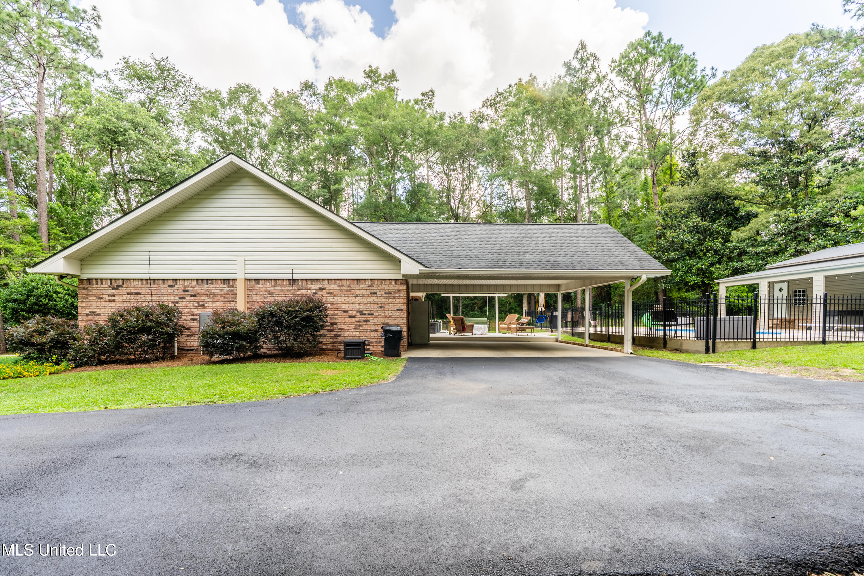 136 Clinton Drive Lucedale, MS 39452 - Photo 42 of 49 136 Clinton Dr-15