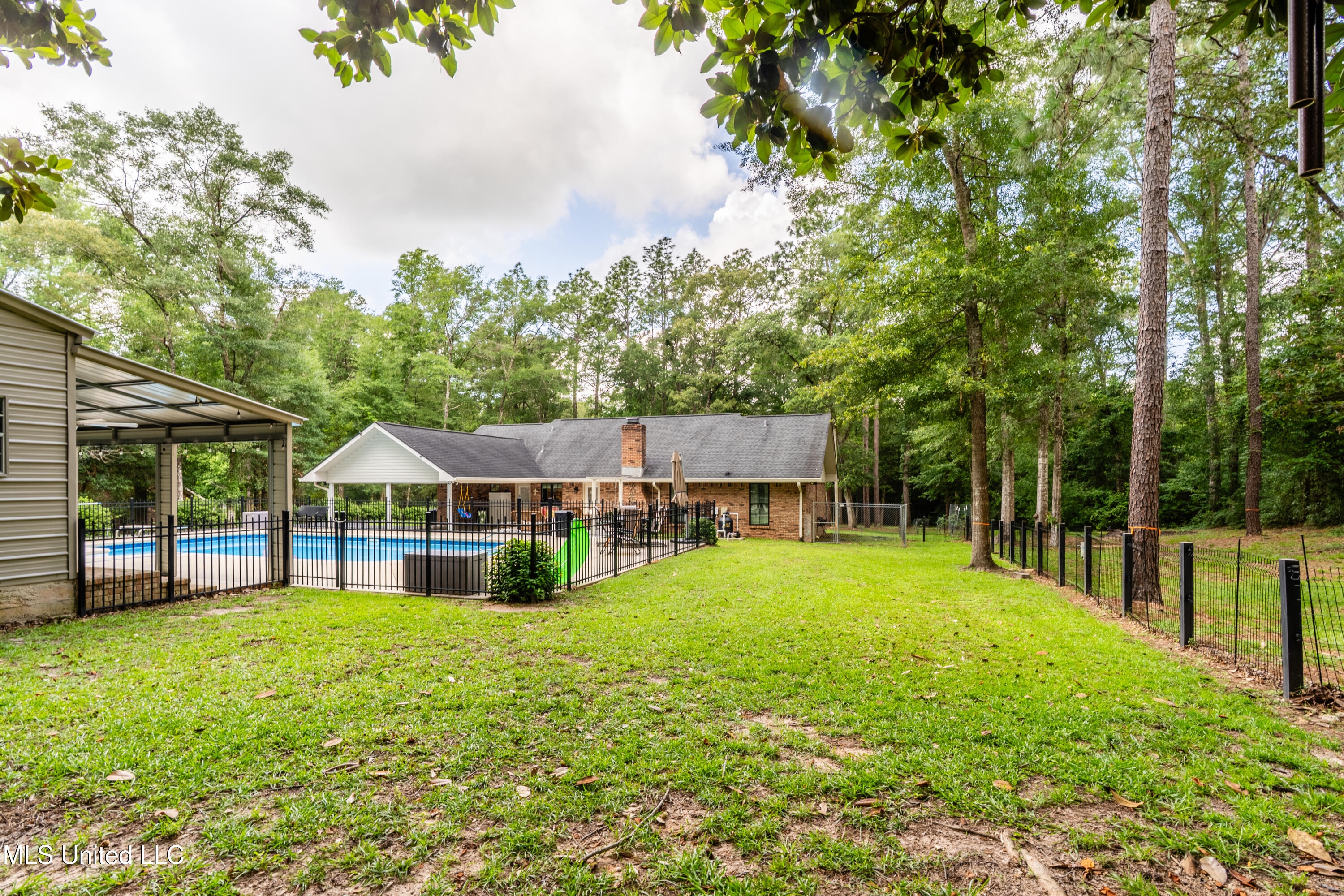 136 Clinton Drive Lucedale, MS 39452 - Photo 44 of 49 136 Clinton Dr-17