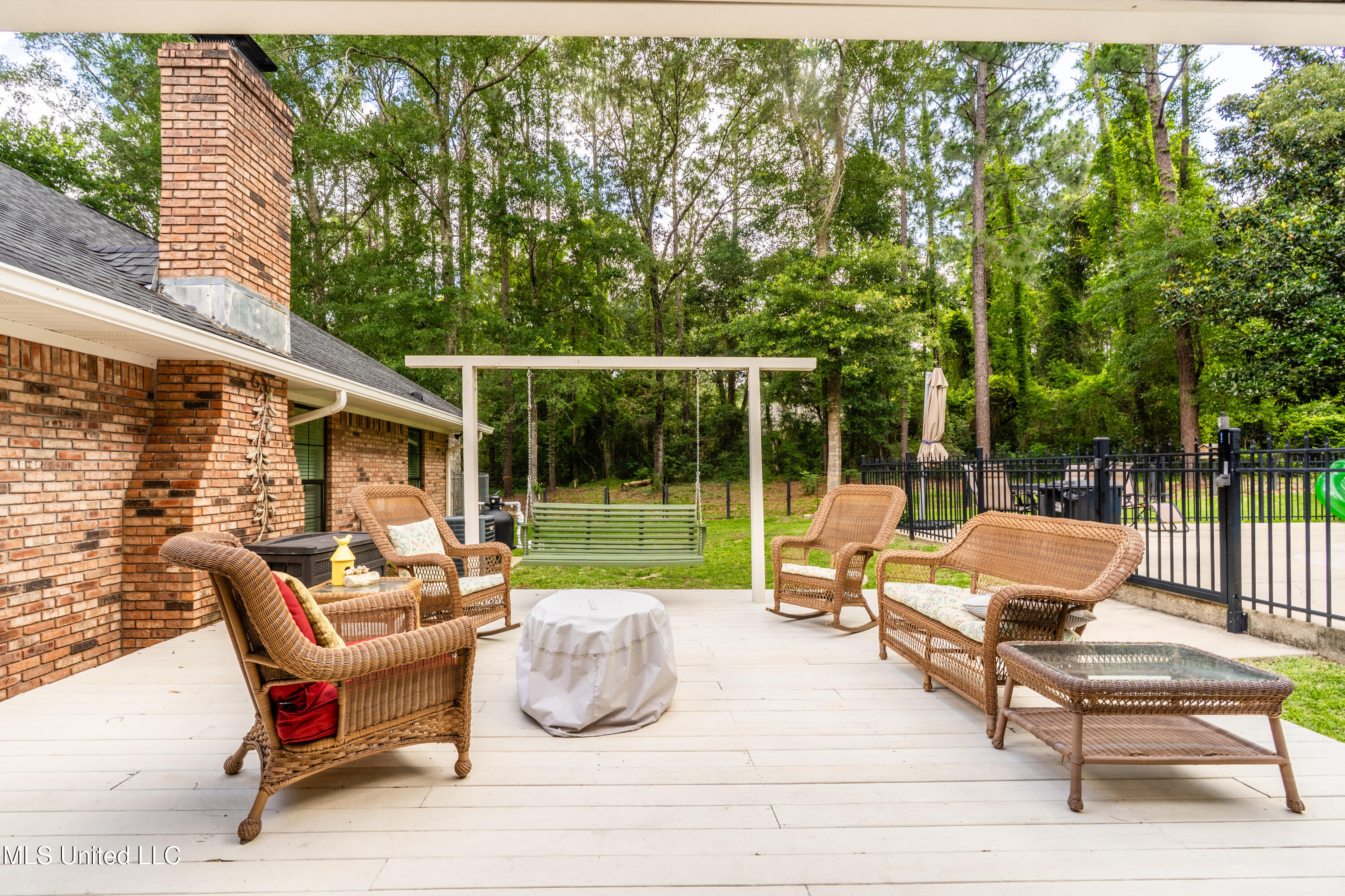 136 Clinton Dr-5