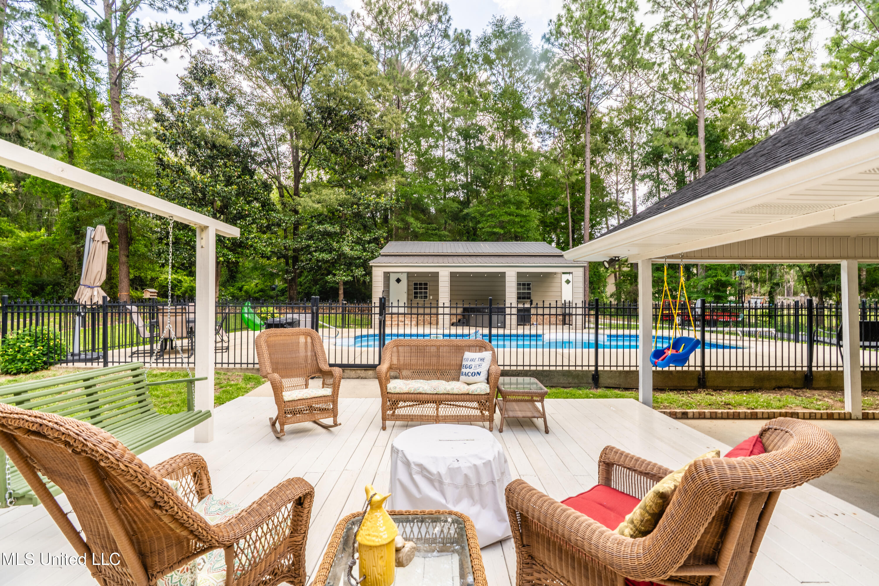 136 Clinton Dr-7