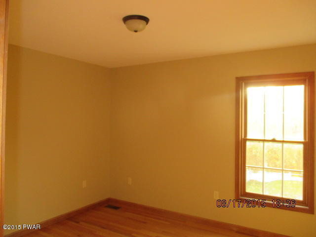 1789 Pne Rdg Drive Bushkill, PA 18324 - Photo 10 of 17