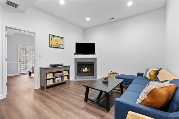 2343 North Leavitt Street, Unit 1, Chicago, IL 60647