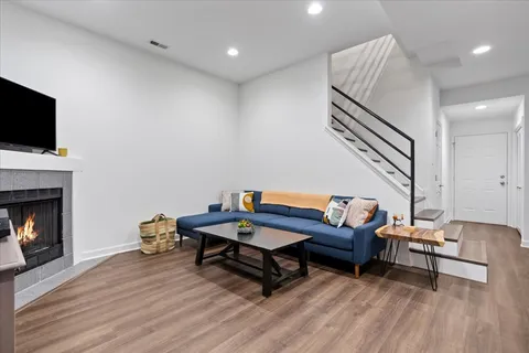 2343 North Leavitt Street, Unit 1, Chicago, IL 60647