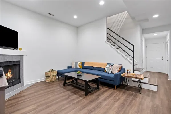 2343 North Leavitt Street, Unit 1, Chicago, IL 60647