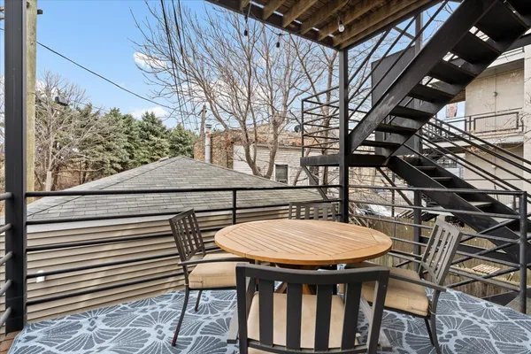 2343 North Leavitt Street, Unit 1, Chicago, IL 60647