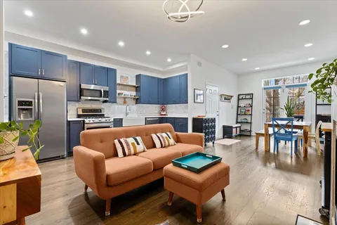 2343 North Leavitt Street, Unit 1, Chicago, IL 60647