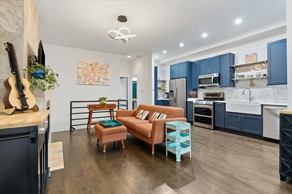 2343 North Leavitt Street, Unit 1, Chicago, IL 60647