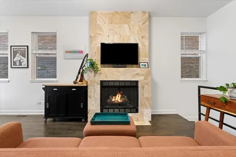 2343 North Leavitt Street, Unit 1, Chicago, IL 60647