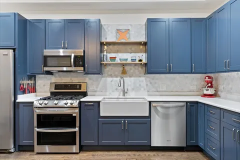 2343 North Leavitt Street, Unit 1, Chicago, IL 60647