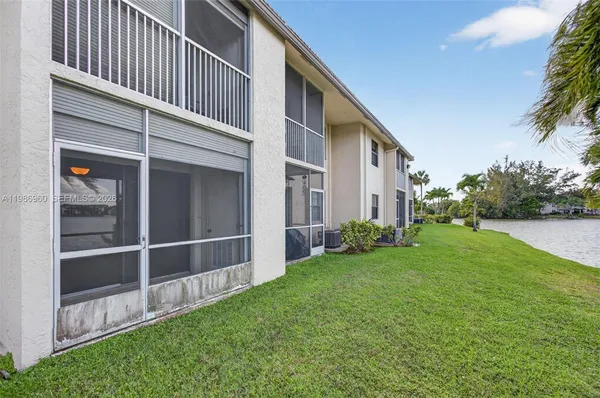 $229,000 | 5520 Lakeside Drive, Unit 105, Margate, FL 33063