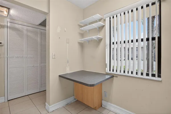 $229,000 | 5520 Lakeside Drive, Unit 105, Margate, FL 33063