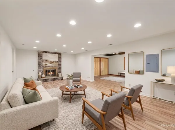 $639,000 | 3116 Mary Kay Lane, Glenview, IL 60026