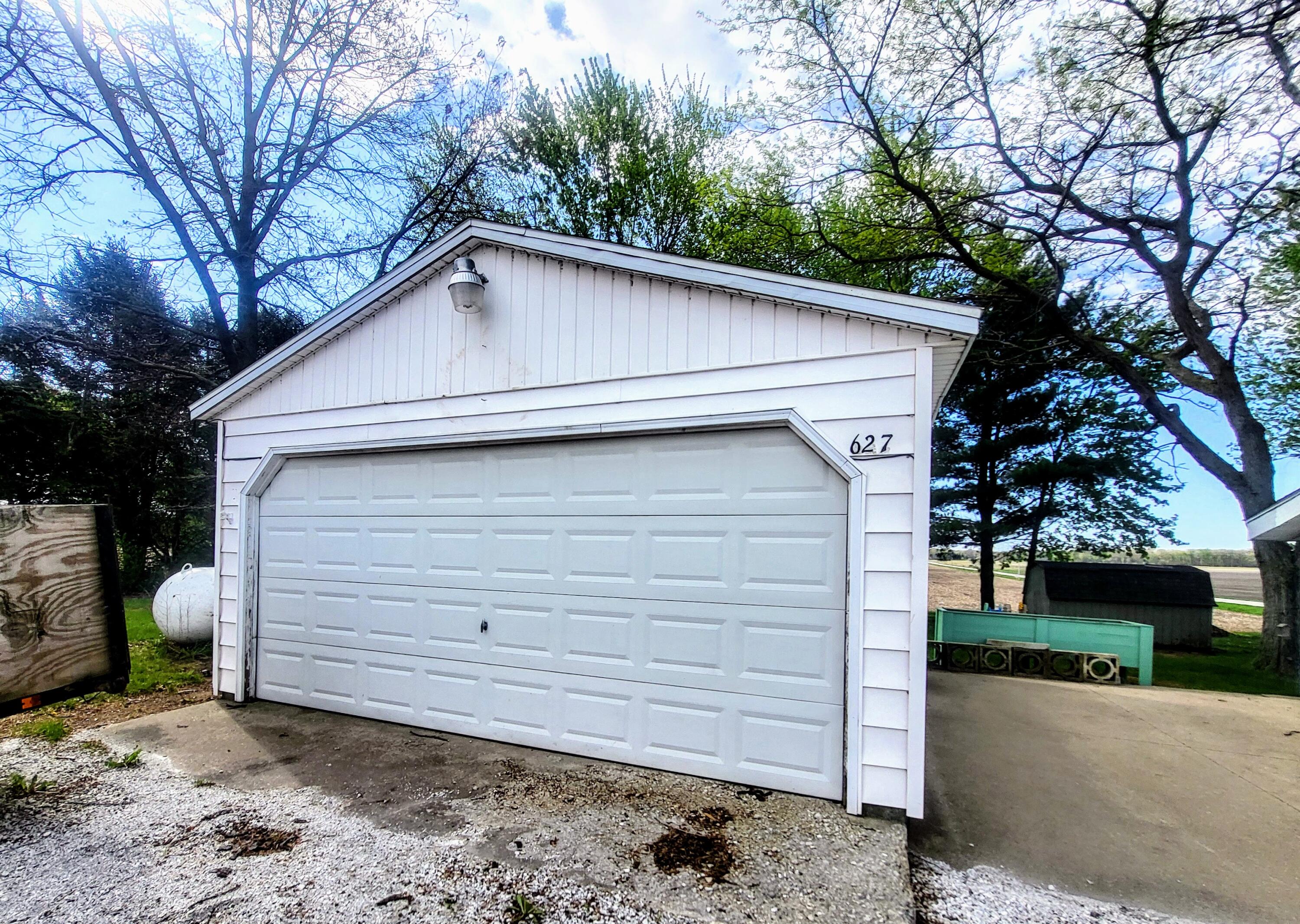 627 East McCoysburg Road Rensselaer, IN 47978 - Photo 2 of 27 3000x2133