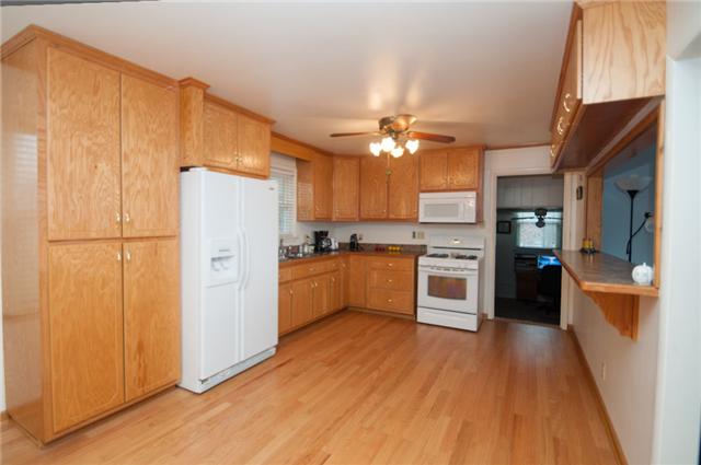 218 Yorktown Road Clarksville, TN 37042 - Photo 4 of 16 Gallery Image 4