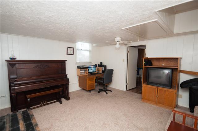 218 Yorktown Road Clarksville, TN 37042 - Photo 8 of 16 Gallery Image 8