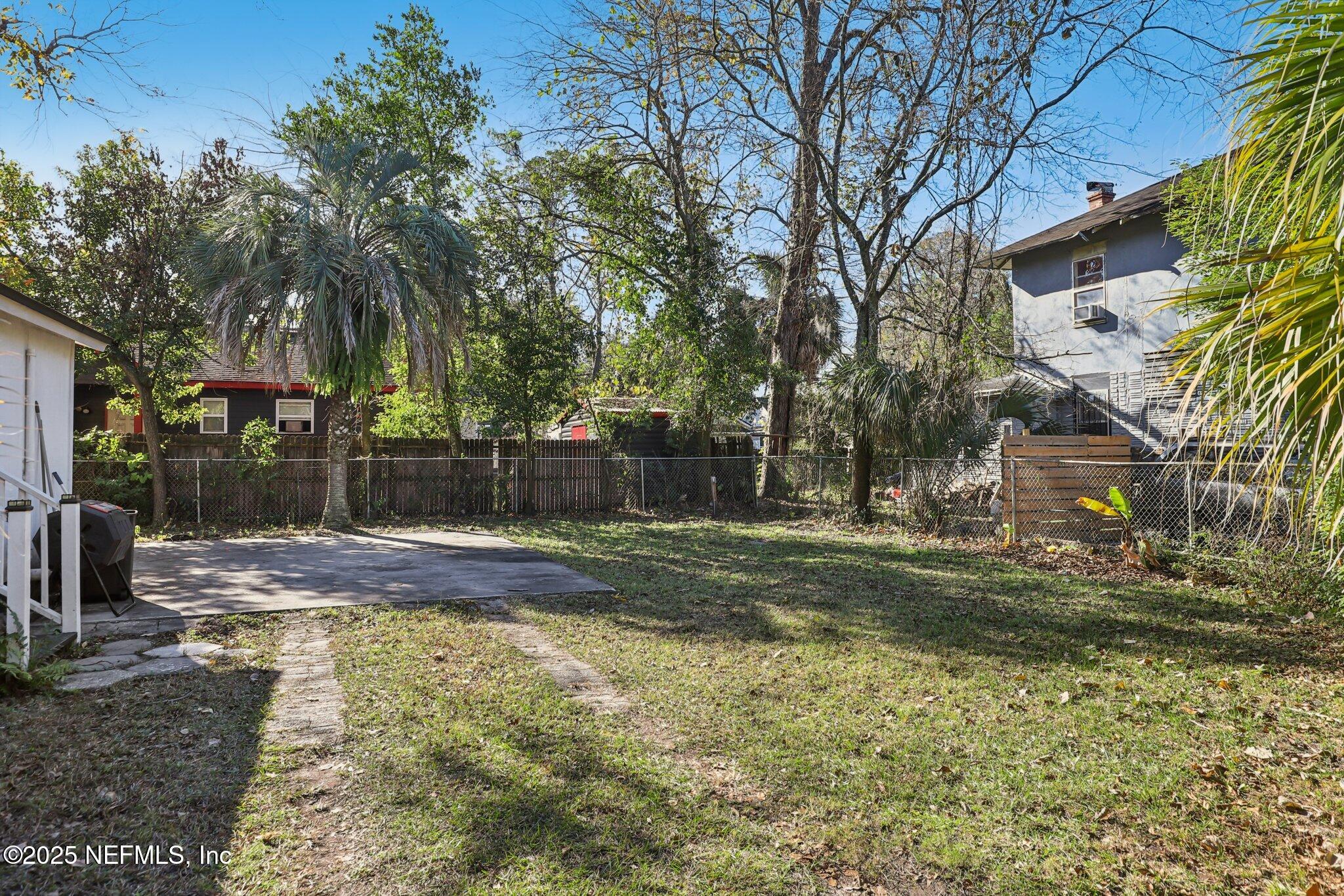 646 Day Avenue Jacksonville, FL 32205 - Photo 24 of 27 a view of a yard with plants