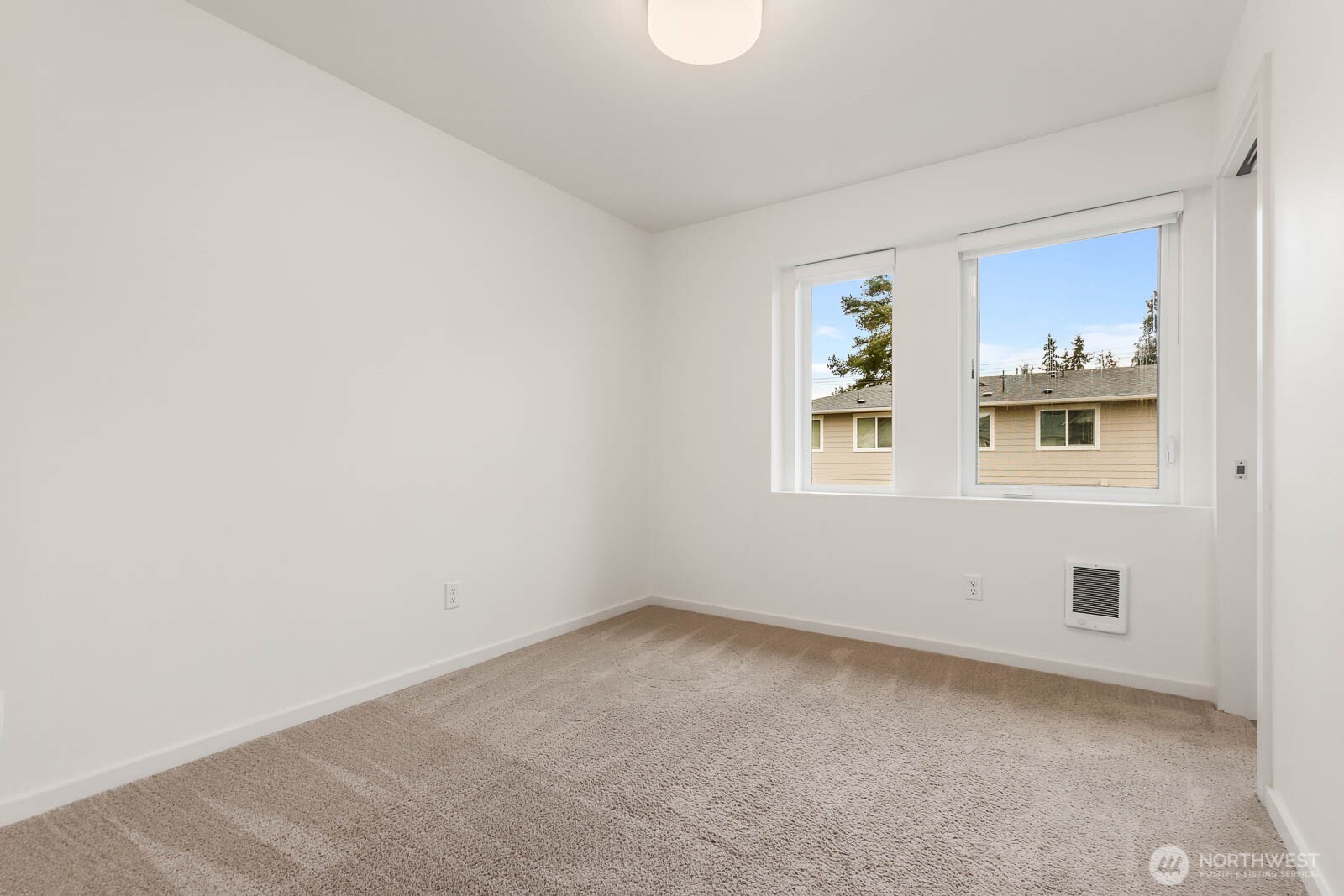 5118 164th Street Southwest, Unit D6 Edmonds, WA 98026 - Photo 17 of 26
