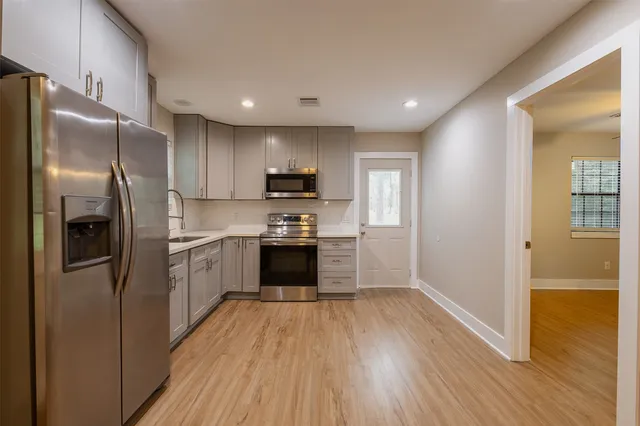 $1,650 | 12028 Cedar Lane, Conroe, TX 77303