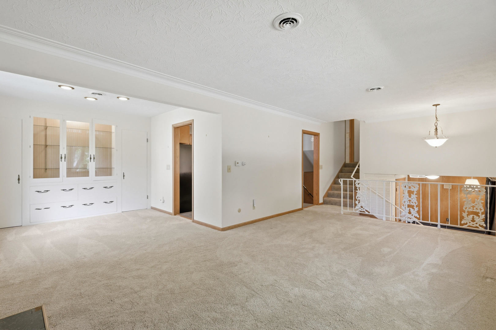 4213 35th Avenue Moline, IL 61265 - Photo 7 of 37