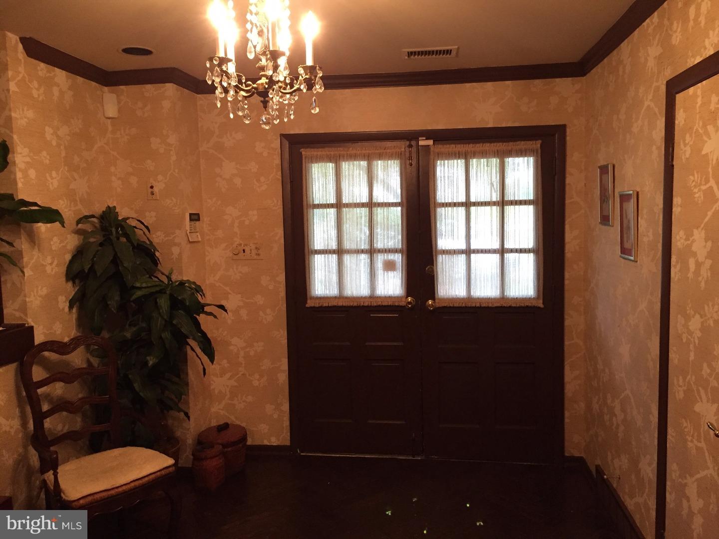 1600 Pennypack Road Huntingdon Valley, PA 19006 - Photo 2 of 21 Foyer