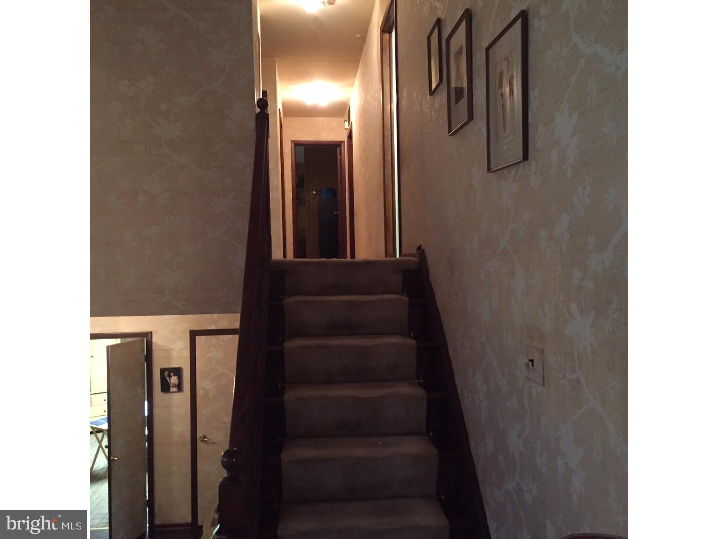 1600 Pennypack Road Huntingdon Valley, PA 19006 - Photo 12 of 21 Hallway
