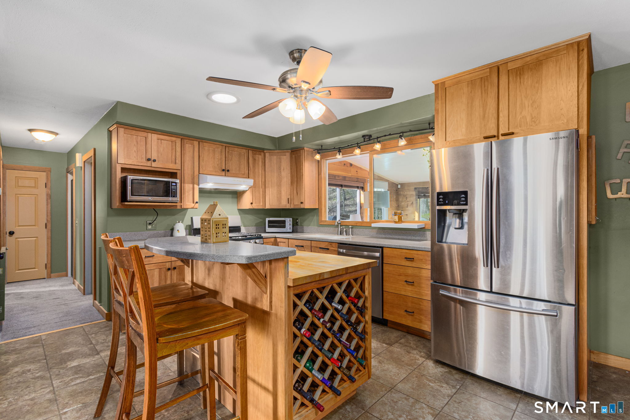 34 Robert Avenue Killingly, CT 06239 - Photo 5 of 32