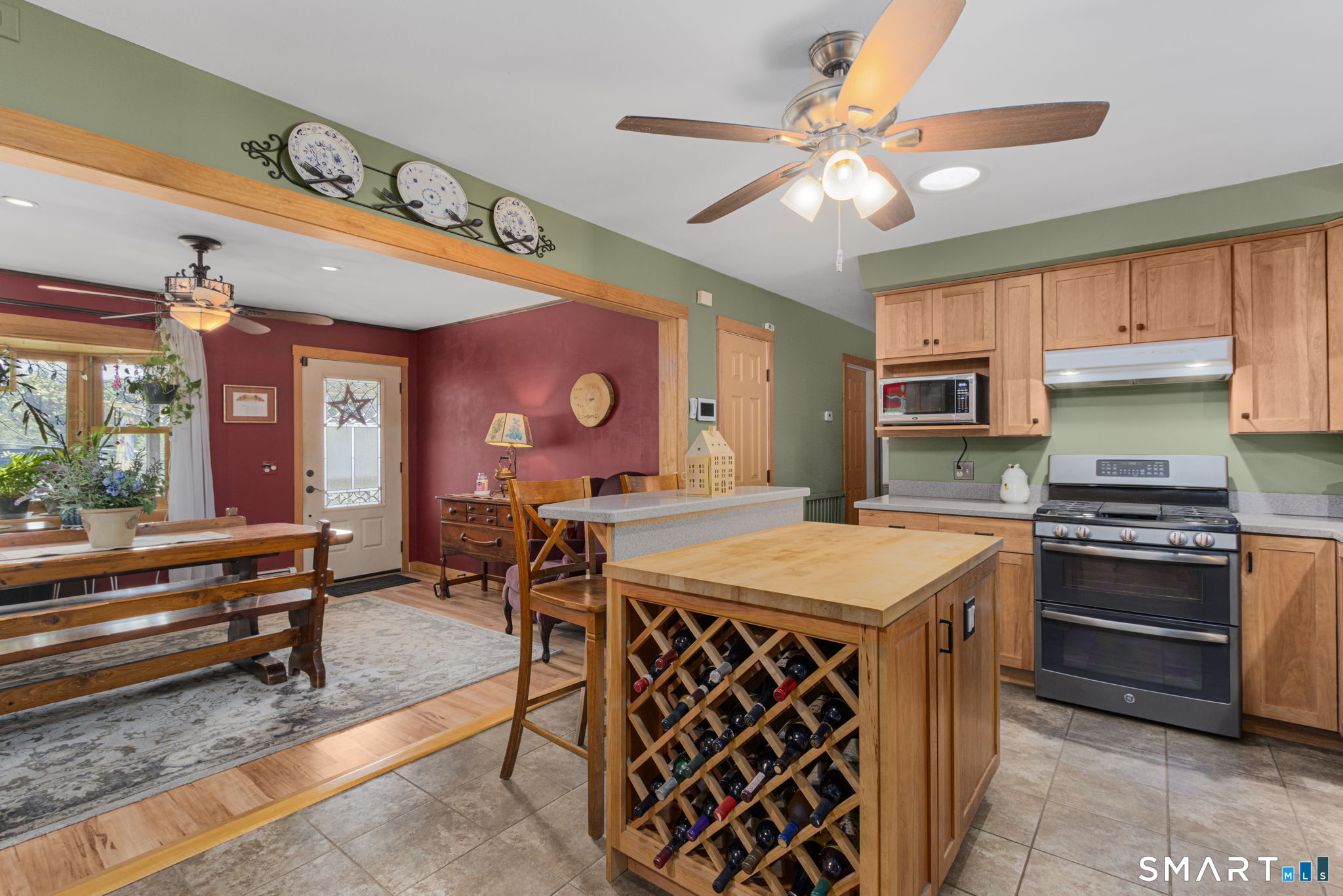 34 Robert Avenue Killingly, CT 06239 - Photo 6 of 32