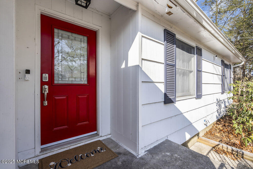 46 Butterfly Road Jackson, NJ 08527 - Photo 3 of 30 46 Butterfly front door