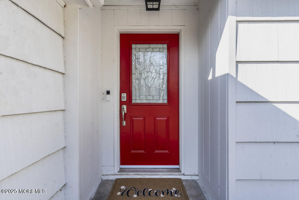 46 Butterfly Road Jackson, NJ 08527 - Photo 4 of 30 46 Butterfly Froint door