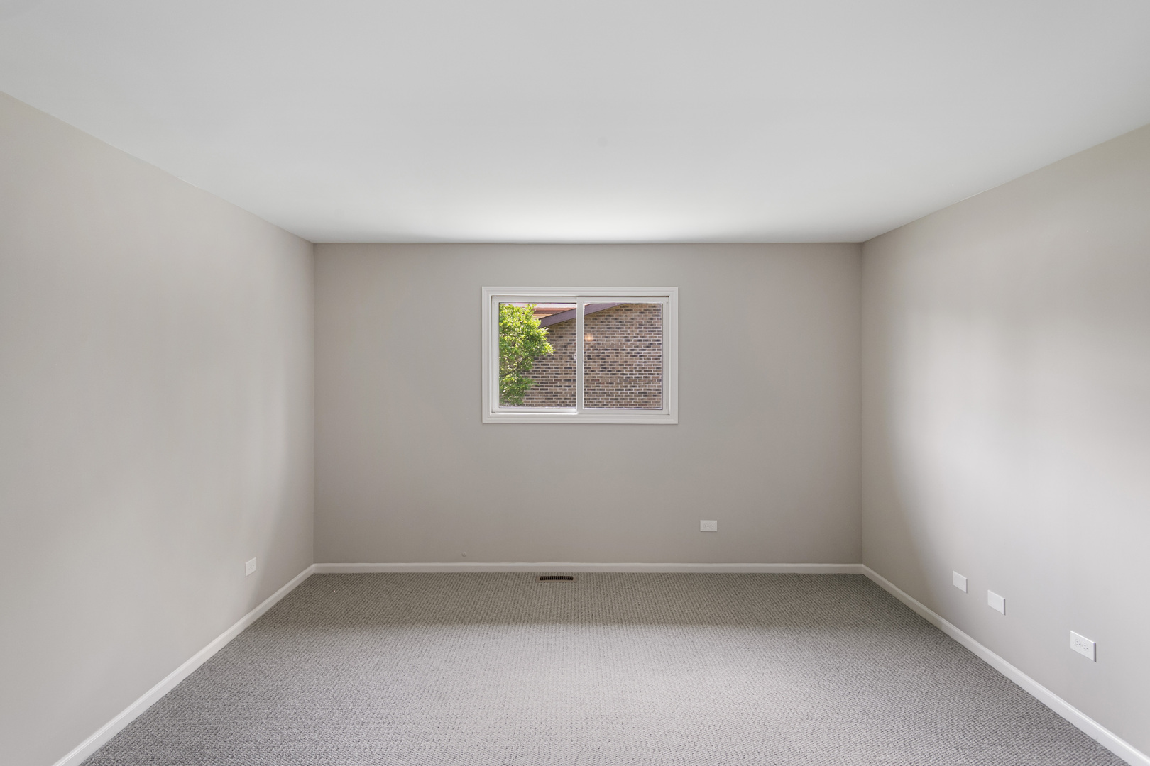 3518 Jacqueline Drive Crete, IL 60417 - Photo 12 of 23 an empty room with a window